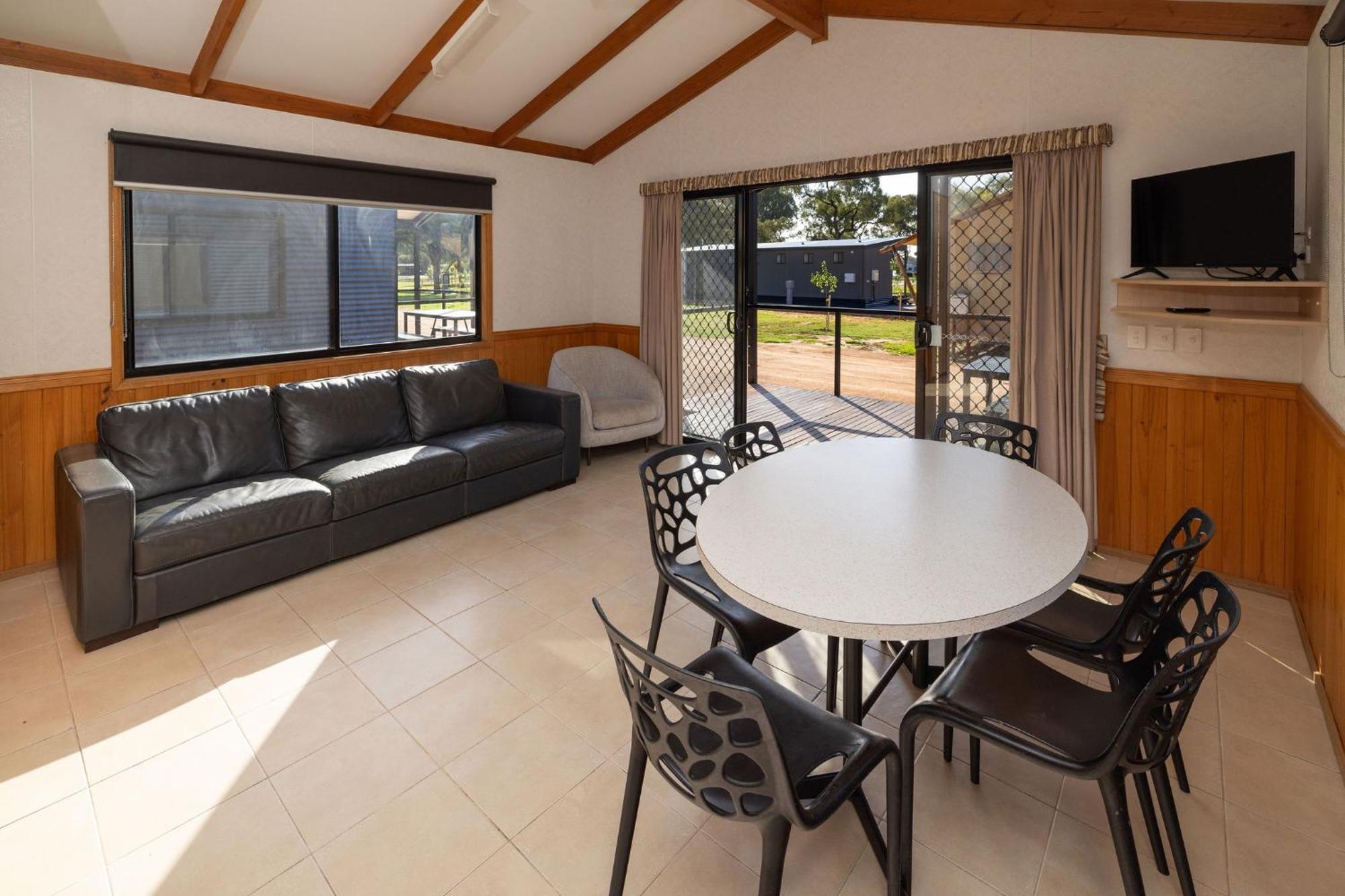 Big4 Renmark Riverfront Holiday Park Exterior foto